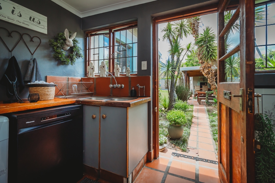 4 Bedroom Property for Sale in Fernridge Western Cape